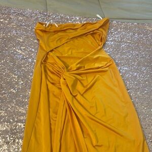 Summer Dress:This dress, has a large split, depending on bodytype undergarments